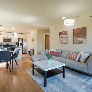 Stylish North Townhouse- Dual Master Seattle