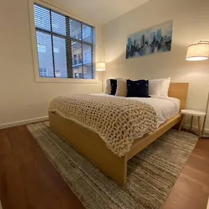 Spacious Waterfront Flat In Downtown Seattle