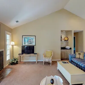 https://evian-285.top-hotels-in-savannah.com